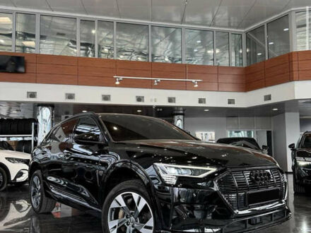 Ауди E-Tron 2020 в Днепре (Днепропетровске) на Automoto.ua Черный Ауди E-Tron, объемом двигателя 0 л и пробегом 120 тыс. км за 29500 $, фото 1 на Automoto.ua