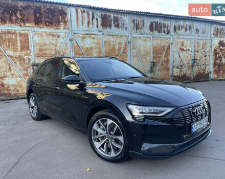 Чорний Ауді E-Tron, об'ємом двигуна 0 л та пробігом 119 тис. км за 28400 $, фото 1 на Automoto.ua
