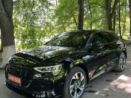 Черный Ауди E-Tron, объемом двигателя 0 л и пробегом 199 тыс. км за 30800 $, фото 1 на Automoto.ua