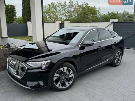 Чорний Ауді E-Tron, об'ємом двигуна 0 л та пробігом 76 тис. км за 27900 $, фото 1 на Automoto.ua
