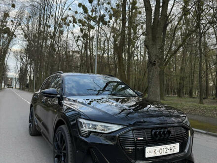 Чорний Ауді E-Tron, об'ємом двигуна 0 л та пробігом 178 тис. км за 31000 $, фото 1 на Automoto.ua