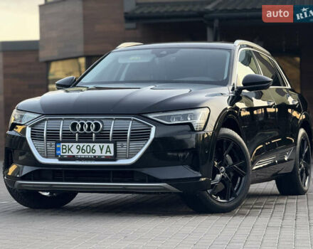 Чорний Ауді E-Tron, об'ємом двигуна 0 л та пробігом 155 тис. км за 28500 $, фото 1 на Automoto.ua
