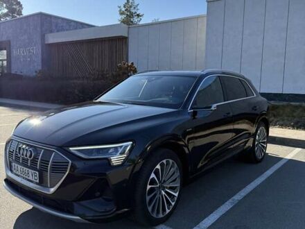 Черный Ауди E-Tron, объемом двигателя 0 л и пробегом 64 тыс. км за 35000 $, фото 1 на Automoto.ua