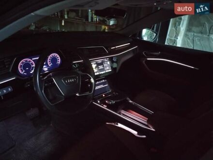Черный Ауди E-Tron, объемом двигателя 0 л и пробегом 38 тыс. км за 33600 $, фото 1 на Automoto.ua
