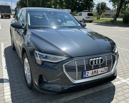 Чорний Ауді E-Tron, об'ємом двигуна 0 л та пробігом 116 тис. км за 26684 $, фото 1 на Automoto.ua