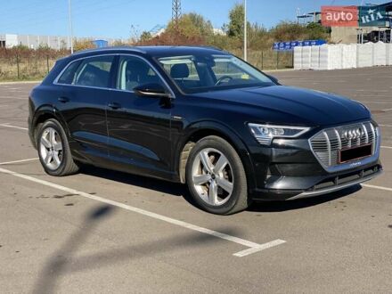 Ауди E-Tron 2021 в Ровно на Automoto.ua Черный Ауди E-Tron, объемом двигателя 0 л и пробегом 199 тыс. км за 39999 $, фото 1 на Automoto.ua