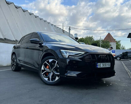 Чорний Ауді E-Tron, об'ємом двигуна 0 л та пробігом 48 тис. км за 31000 $, фото 1 на Automoto.ua