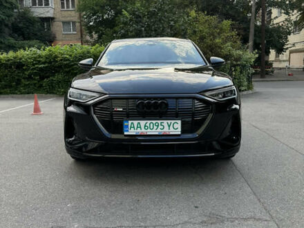 Ауді E-Tron 2021 у Києві на Automoto.ua Чорний Ауді E-Tron, об'ємом двигуна 0 л та пробігом 21 тис. км за 36000 $, фото 1 на Automoto.ua