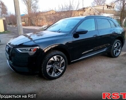 Черный Ауди E-Tron, объемом двигателя 0.3 л и пробегом 51 тыс. км за 35000 $, фото 1 на Automoto.ua