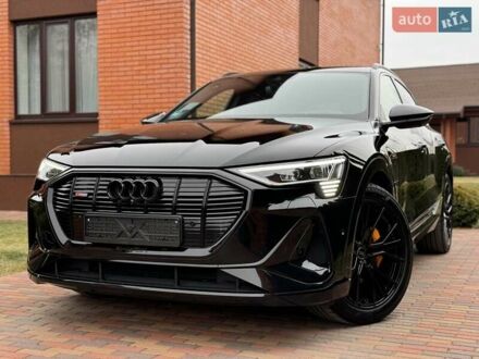 Ауди E-Tron 2022 в Киеве на Automoto.ua Черный Ауди E-Tron, объемом двигателя 0 л и пробегом 51 тыс. км за 42999 $, фото 1 на Automoto.ua