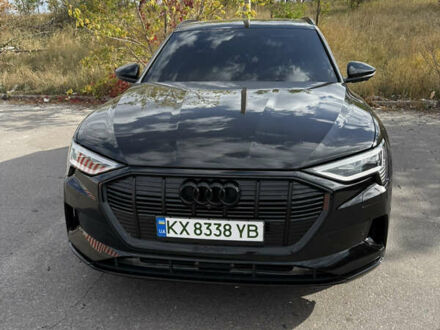 Ауді E-Tron 2022 у Харкові на Automoto.ua Чорний Ауді E-Tron, об'ємом двигуна 0 л та пробігом 59 тис. км за 35499 $, фото 1 на Automoto.ua