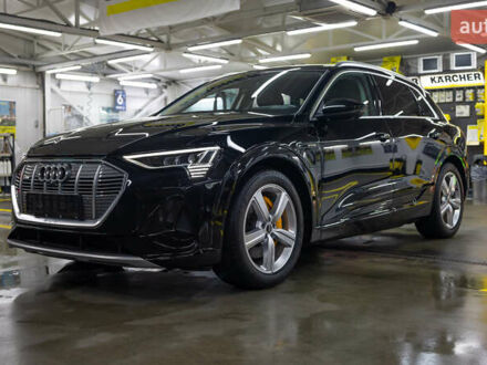 Ауди E-Tron 2023 в Черновцах на Automoto.ua Черный Ауди E-Tron, объемом двигателя 0 л и пробегом 99 тыс. км за 35900 $, фото 1 на Automoto.ua