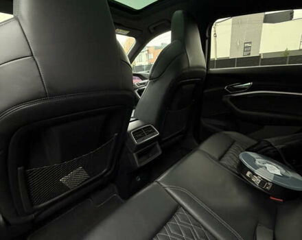 Коричневый Ауди E-Tron, объемом двигателя 0 л и пробегом 80 тыс. км за 44900 $, фото 24 на Automoto.ua