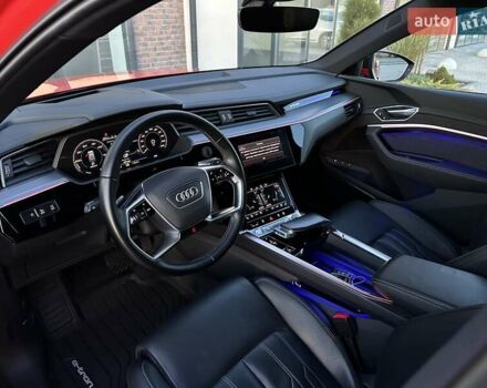 Красный Ауди E-Tron, объемом двигателя 0 л и пробегом 64 тыс. км за 34900 $, фото 52 на Automoto.ua