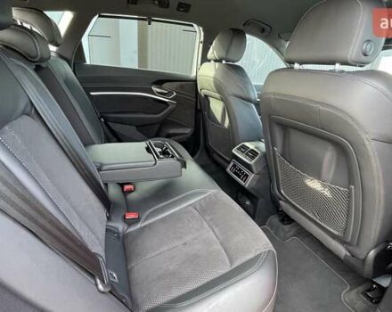 Красный Ауди E-Tron, объемом двигателя 0 л и пробегом 119 тыс. км за 29500 $, фото 40 на Automoto.ua