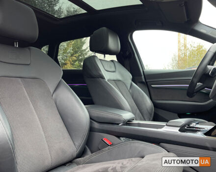 Красный Ауди E-Tron, объемом двигателя 95 л и пробегом 29 тыс. км за 38900 $, фото 9 на Automoto.ua