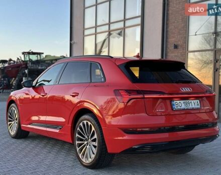 Красный Ауди E-Tron, объемом двигателя 0 л и пробегом 64 тыс. км за 34900 $, фото 24 на Automoto.ua