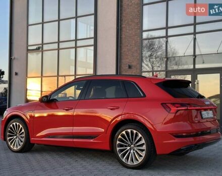 Красный Ауди E-Tron, объемом двигателя 0 л и пробегом 64 тыс. км за 34900 $, фото 23 на Automoto.ua