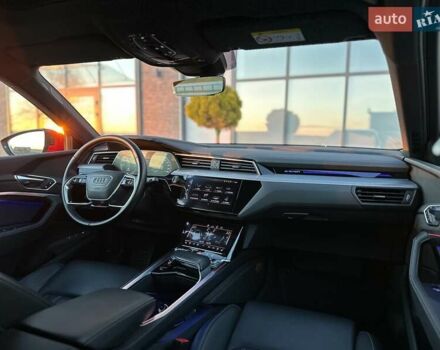 Красный Ауди E-Tron, объемом двигателя 0 л и пробегом 64 тыс. км за 34900 $, фото 2 на Automoto.ua