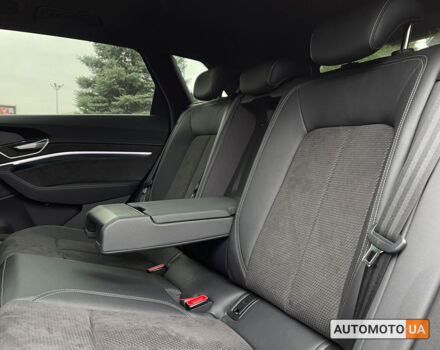 Красный Ауди E-Tron, объемом двигателя 95 л и пробегом 29 тыс. км за 38900 $, фото 10 на Automoto.ua