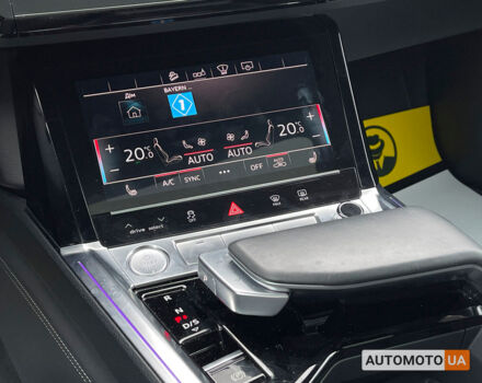 Красный Ауди E-Tron, объемом двигателя 95 л и пробегом 29 тыс. км за 38900 $, фото 14 на Automoto.ua