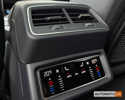 Красный Ауди E-Tron, объемом двигателя 95 л и пробегом 29 тыс. км за 38900 $, фото 11 на Automoto.ua