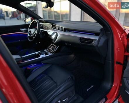 Красный Ауди E-Tron, объемом двигателя 0 л и пробегом 64 тыс. км за 34900 $, фото 66 на Automoto.ua