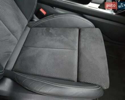 Червоний Ауді E-Tron, об'ємом двигуна 0 л та пробігом 130 тис. км за 35888 $, фото 41 на Automoto.ua