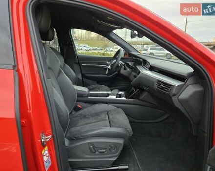 Червоний Ауді E-Tron, об'ємом двигуна 0 л та пробігом 130 тис. км за 35888 $, фото 39 на Automoto.ua