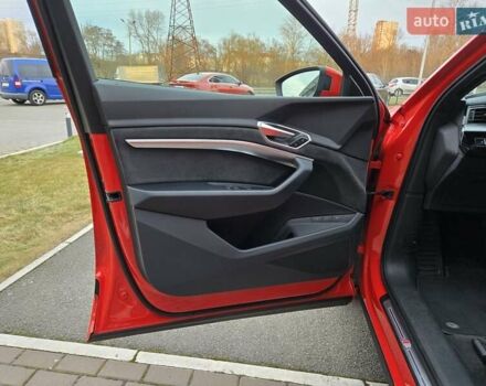 Червоний Ауді E-Tron, об'ємом двигуна 0 л та пробігом 130 тис. км за 35888 $, фото 25 на Automoto.ua