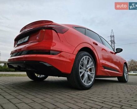 Червоний Ауді E-Tron, об'ємом двигуна 0 л та пробігом 130 тис. км за 35888 $, фото 13 на Automoto.ua