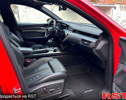 Червоний Ауді E-Tron, об'ємом двигуна 0.28 л та пробігом 47 тис. км за 41200 $, фото 5 на Automoto.ua