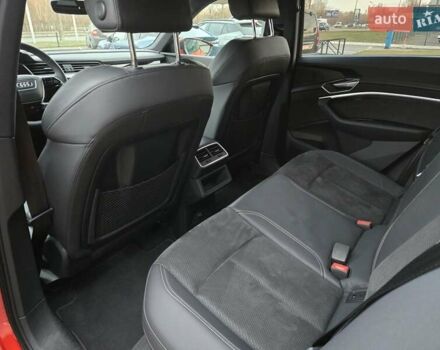 Червоний Ауді E-Tron, об'ємом двигуна 0 л та пробігом 130 тис. км за 35888 $, фото 33 на Automoto.ua