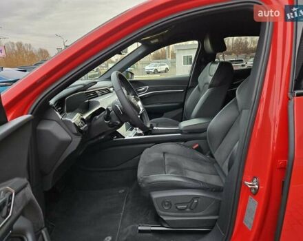 Червоний Ауді E-Tron, об'ємом двигуна 0 л та пробігом 130 тис. км за 35888 $, фото 27 на Automoto.ua