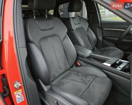 Червоний Ауді E-Tron, об'ємом двигуна 0 л та пробігом 130 тис. км за 35888 $, фото 43 на Automoto.ua