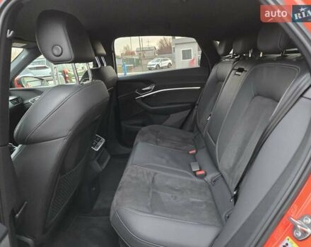Червоний Ауді E-Tron, об'ємом двигуна 0 л та пробігом 130 тис. км за 35888 $, фото 34 на Automoto.ua