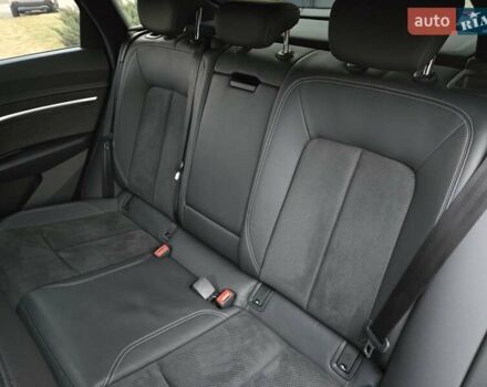 Червоний Ауді E-Tron, об'ємом двигуна 0 л та пробігом 130 тис. км за 35888 $, фото 35 на Automoto.ua