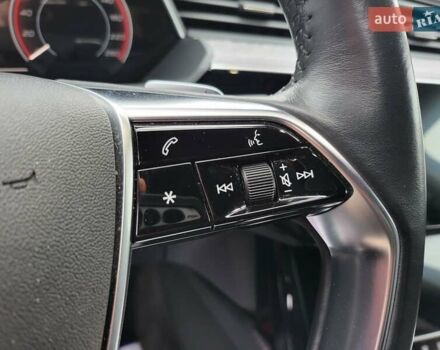 Червоний Ауді E-Tron, об'ємом двигуна 0 л та пробігом 51 тис. км за 46888 $, фото 83 на Automoto.ua