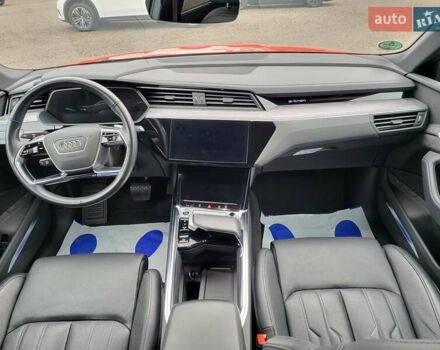 Червоний Ауді E-Tron, об'ємом двигуна 0 л та пробігом 51 тис. км за 46888 $, фото 80 на Automoto.ua
