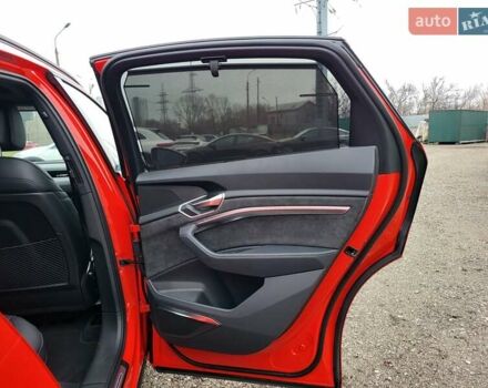 Червоний Ауді E-Tron, об'ємом двигуна 0 л та пробігом 51 тис. км за 46888 $, фото 73 на Automoto.ua