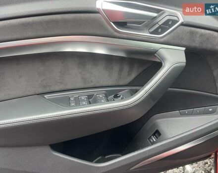 Червоний Ауді E-Tron, об'ємом двигуна 0 л та пробігом 68 тис. км за 33600 $, фото 23 на Automoto.ua
