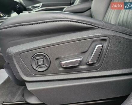 Червоний Ауді E-Tron, об'ємом двигуна 0 л та пробігом 51 тис. км за 46888 $, фото 48 на Automoto.ua