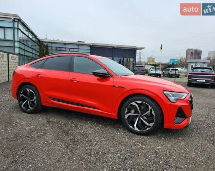 Червоний Ауді E-Tron, об'ємом двигуна 0 л та пробігом 51 тис. км за 46888 $, фото 12 на Automoto.ua