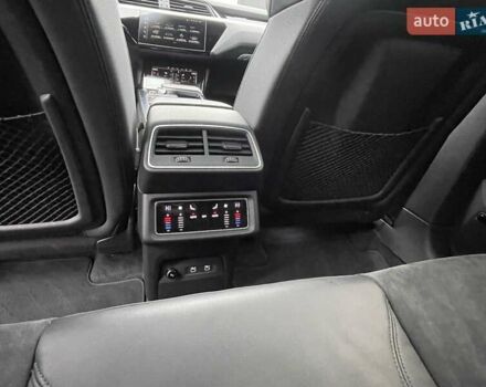 Червоний Ауді E-Tron, об'ємом двигуна 0 л та пробігом 68 тис. км за 33600 $, фото 15 на Automoto.ua