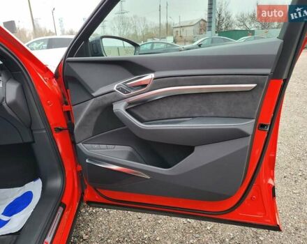 Червоний Ауді E-Tron, об'ємом двигуна 0 л та пробігом 51 тис. км за 46888 $, фото 64 на Automoto.ua