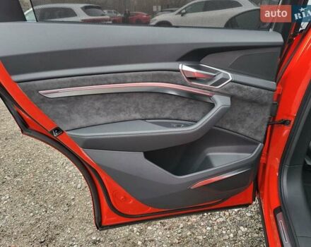 Червоний Ауді E-Tron, об'ємом двигуна 0 л та пробігом 51 тис. км за 46888 $, фото 58 на Automoto.ua