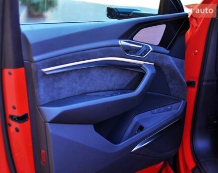 Красный Ауди E-Tron, объемом двигателя 0 л и пробегом 44 тыс. км за 32000 $, фото 21 на Automoto.ua