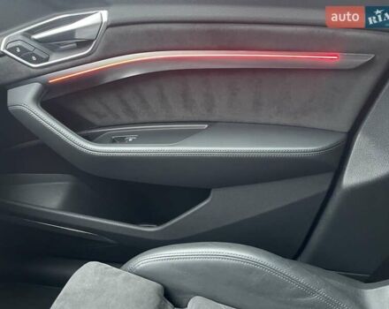 Червоний Ауді E-Tron, об'ємом двигуна 0 л та пробігом 68 тис. км за 33600 $, фото 24 на Automoto.ua