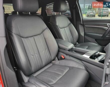 Червоний Ауді E-Tron, об'ємом двигуна 0 л та пробігом 51 тис. км за 46888 $, фото 67 на Automoto.ua