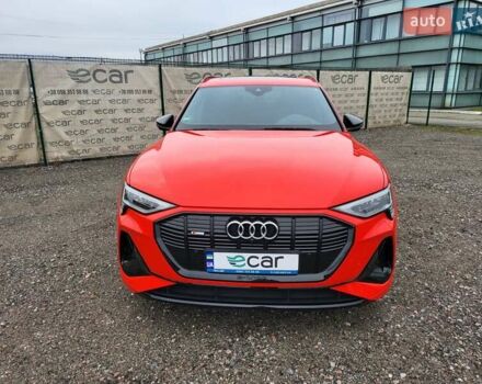 Червоний Ауді E-Tron, об'ємом двигуна 0 л та пробігом 51 тис. км за 46888 $, фото 4 на Automoto.ua